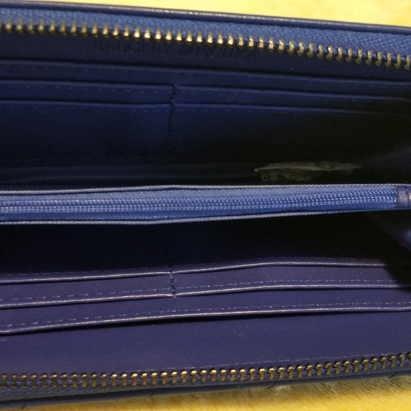Blue Wallet - Picture 4 of 6